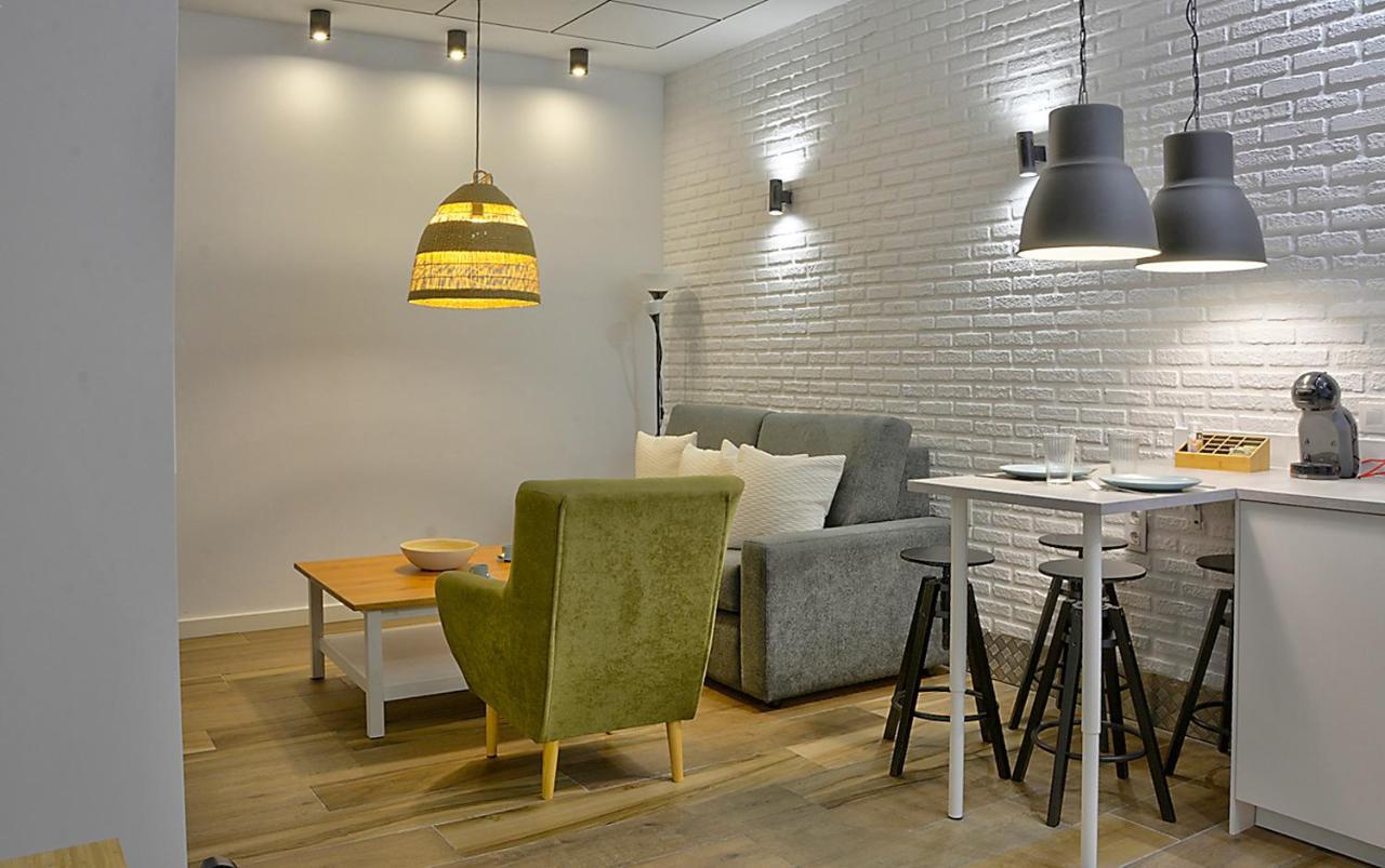 Apartsuite B&R Triana Arellano Séville Extérieur photo