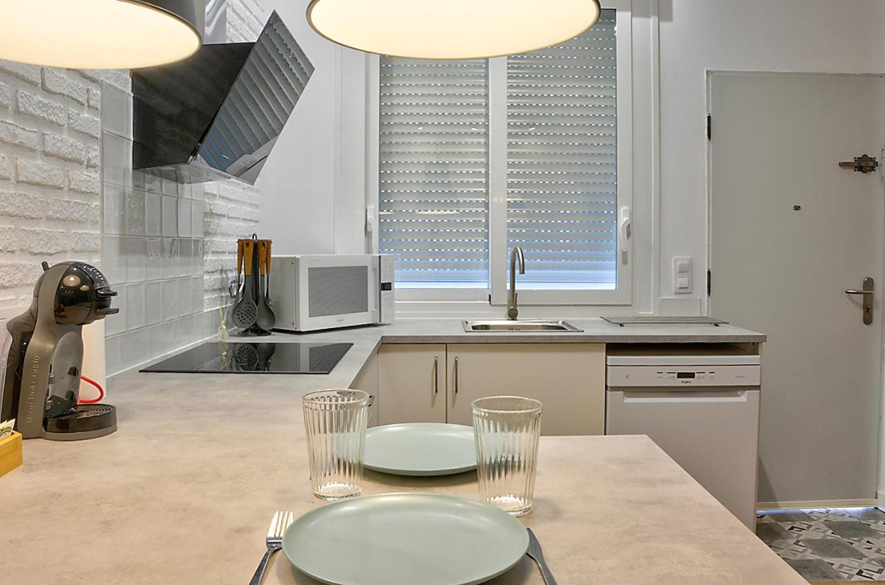Apartsuite B&R Triana Arellano Séville Extérieur photo