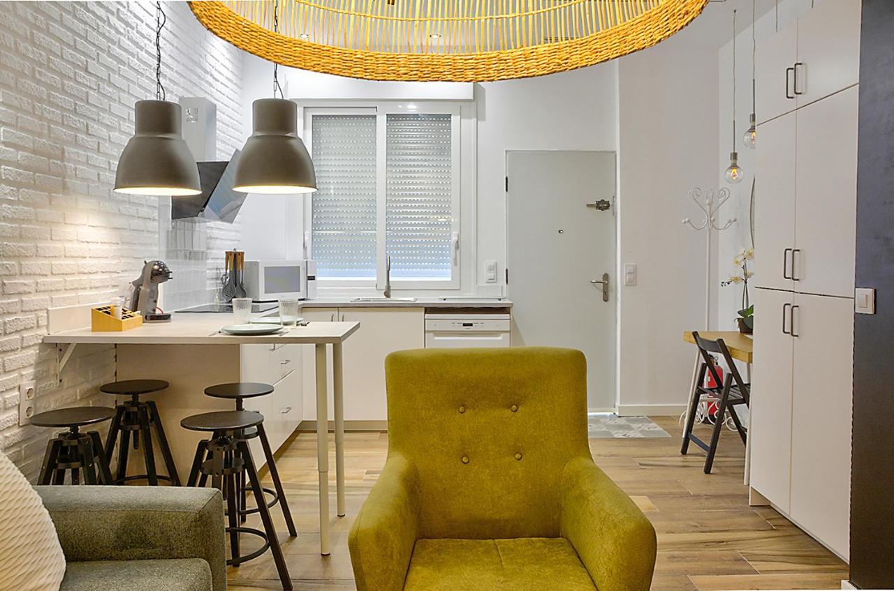 Apartsuite B&R Triana Arellano Séville Extérieur photo