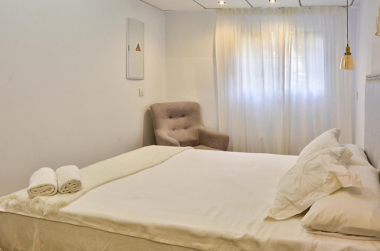 Apartsuite B&R Triana Arellano Séville Extérieur photo
